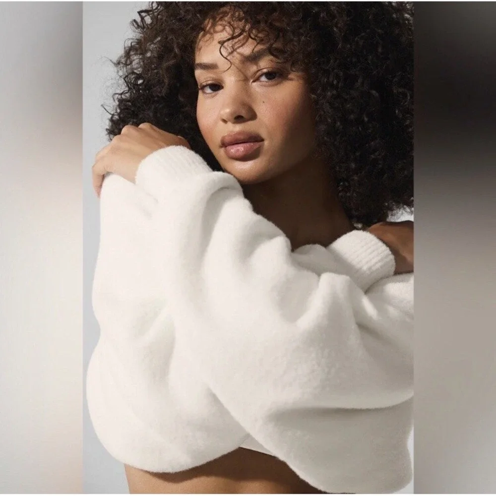 Alo Yoga Snuggle Up Sweater Shawl Ivory One Size